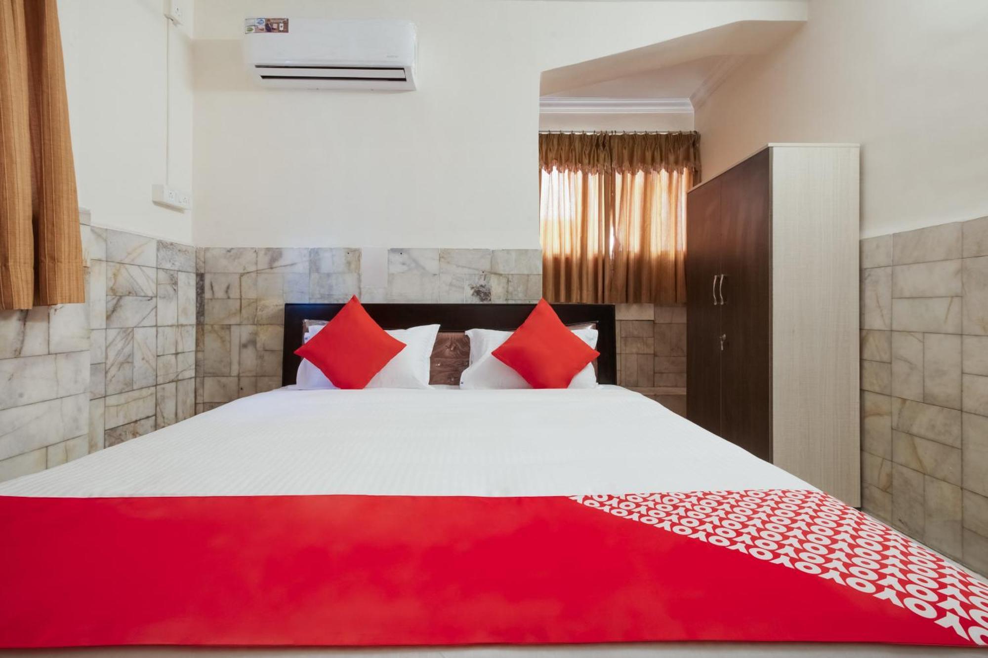 Super Hotel O Holiday Rani Gunj Opp Punjab National Bank Secunderabad Exterior photo